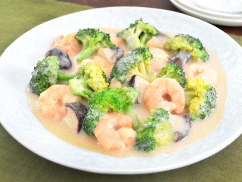 ブロッコリーとえびの中華クリーム煮